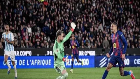 “NBA焦点战！勇士活塞激战正酣，14胜9负战绩揭秘巅峰对决剧本！”